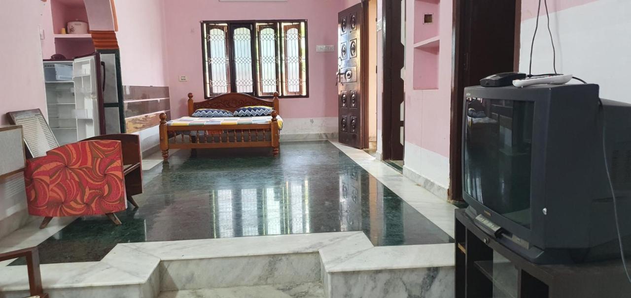 Oonjal Veedu Apartamento Kuttālam Exterior foto